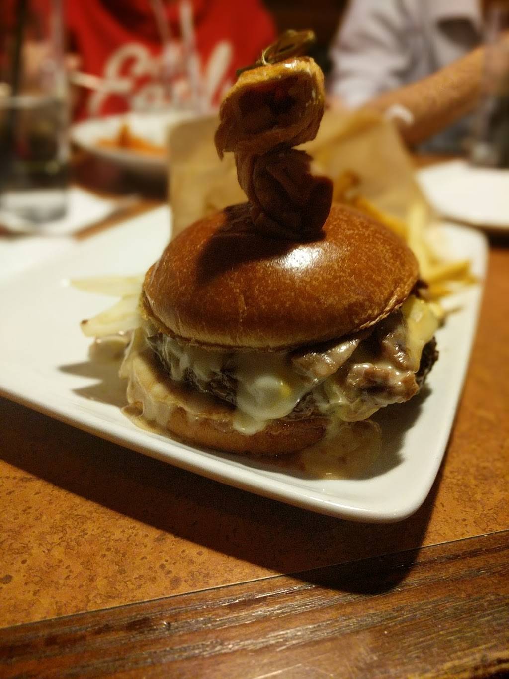 TGI Fridays | restaurant | 7656 Cox Ln, West Chester Township, OH 45069, USA | 5137798582 OR +1 513-779-8582