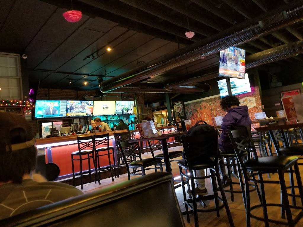 Charleston Sports Pub | restaurant | 359 College Ave, Clemson, SC 29631, USA | 8645022332 OR +1 864-502-2332
