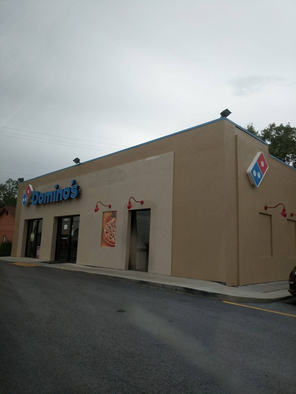 Dominos Pizza | meal delivery | 2400 Cable Ct, Lima, OH 45805, USA | 4192223030 OR +1 419-222-3030