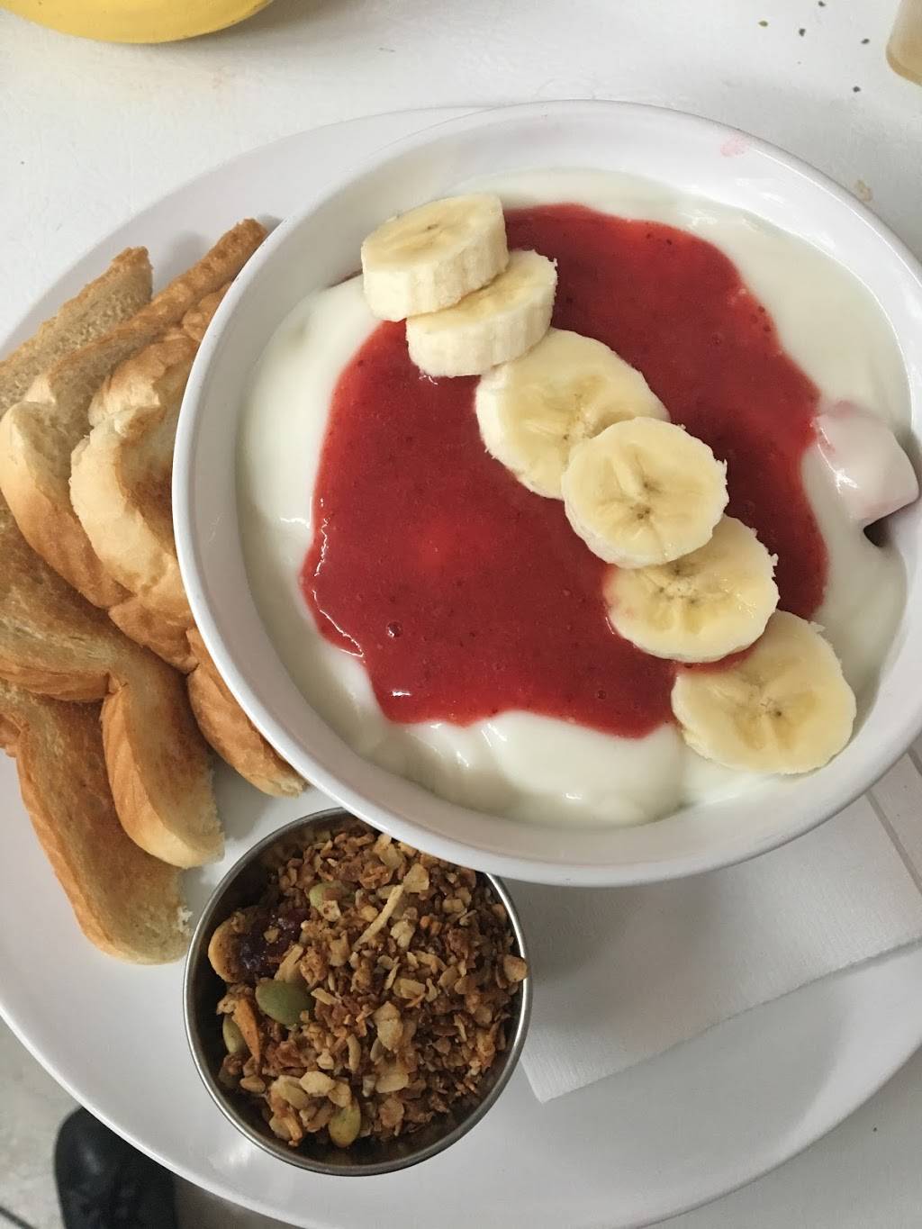 Les MalCommodes | restaurant | 19 Avenue dAuteuil, Saint-Basile, QC G0A, Canada | 4185000770 OR +1 418-500-0770