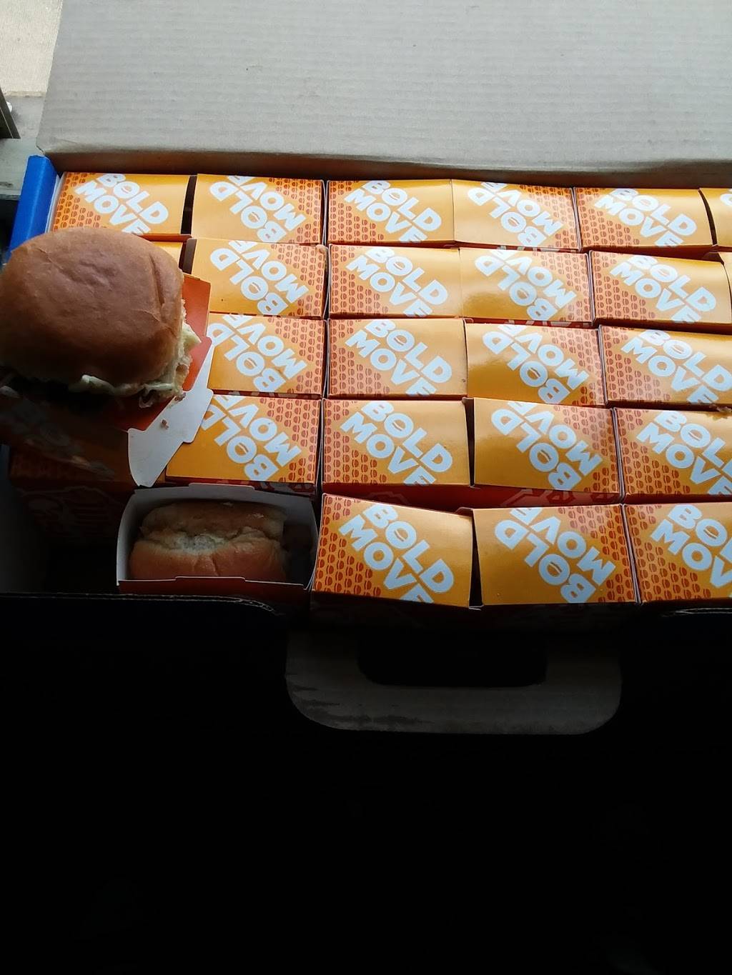 White Castle | restaurant | 2356 Roosevelt Rd, Chicago, IL 60608, USA | 3122269472 OR +1 312-226-9472