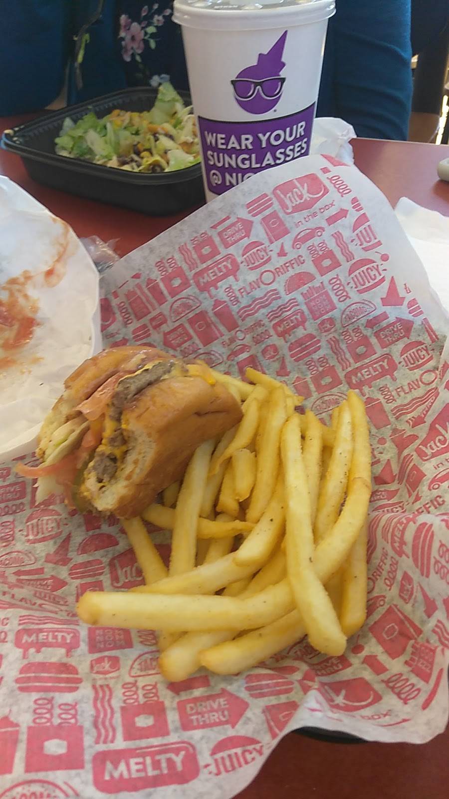 Jack in the Box | restaurant | 719 N Bristol St, Santa Ana, CA 92703, USA | 7148354610 OR +1 714-835-4610