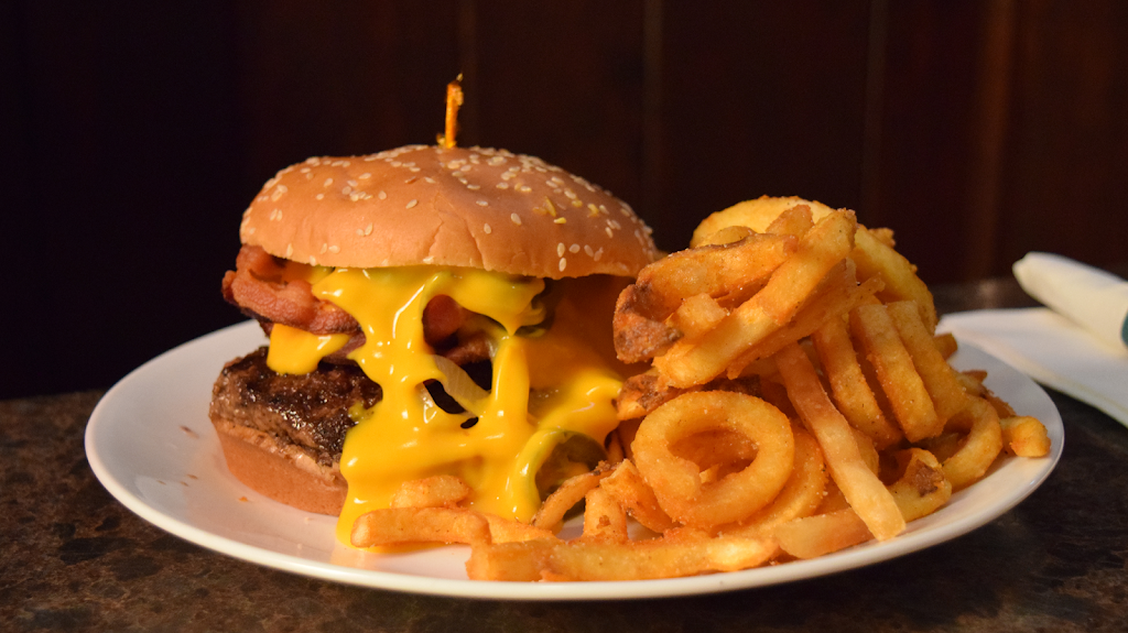 Rons Place | restaurant | 3301 52nd St, Kenosha, WI 53144, USA | 2626575907 OR +1 262-657-5907