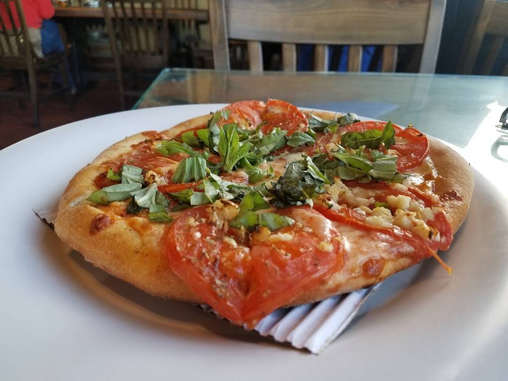 Ginos Pizza | restaurant | and F, 383 Ave Of The Flags UNIT E, Buellton, CA 93427, USA | 8056889442 OR +1 805-688-9442