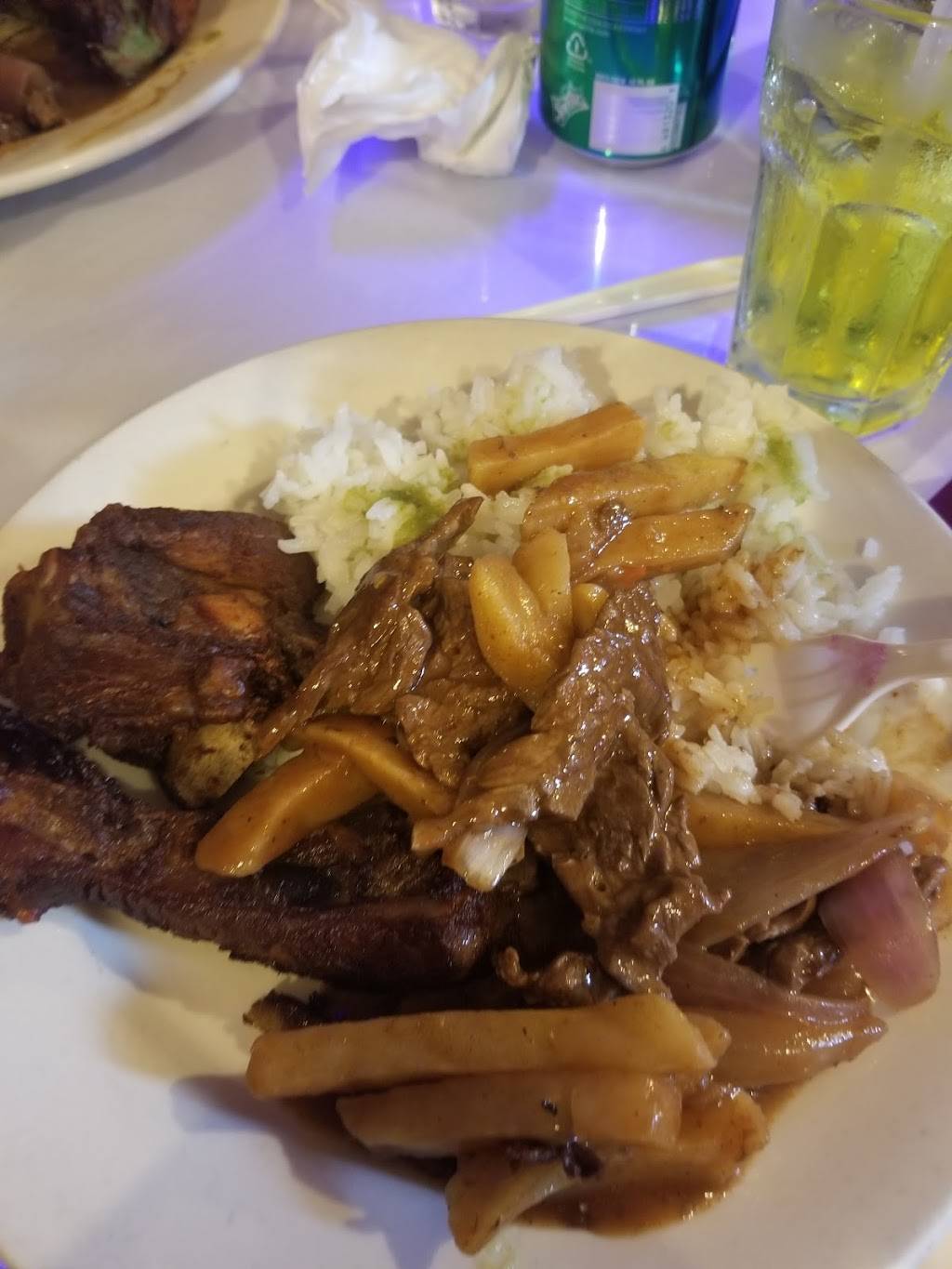 El Puerto Restaurant | restaurant | 4338 3007, Columbia Pike, Arlington, VA 22204, USA | 7032718100 OR +1 703-271-8100