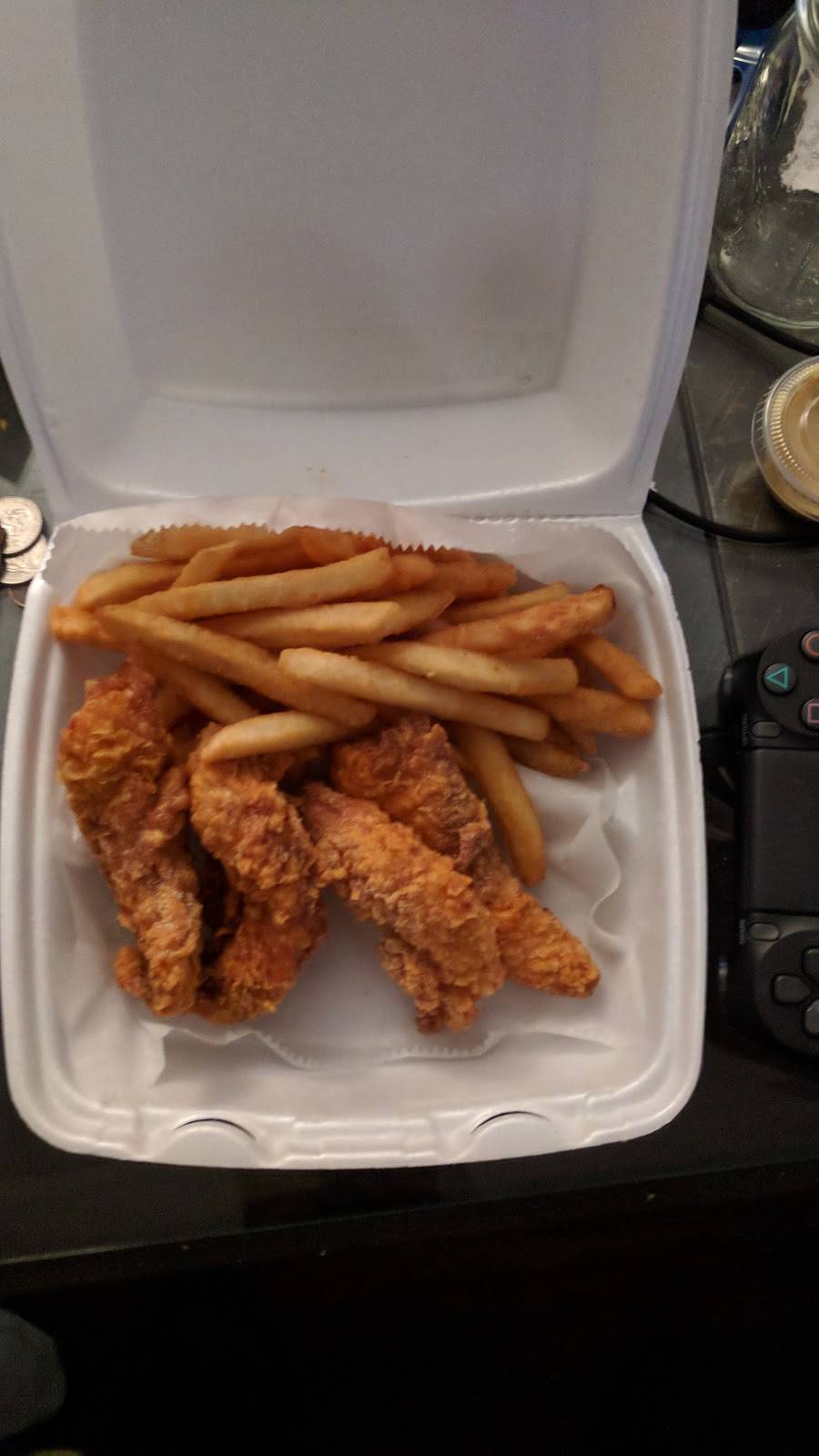 Goldens Fish & Chicken | restaurant | 5102 E Washington St, Indianapolis, IN 46219, USA | 3173757550 OR +1 317-375-7550