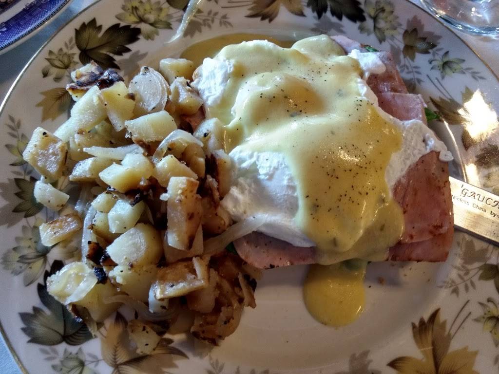 Tavern on the Rail | restaurant | 81 Tavern Rd, Mineral, VA 23117, USA | 5408727245 OR +1 540-872-7245