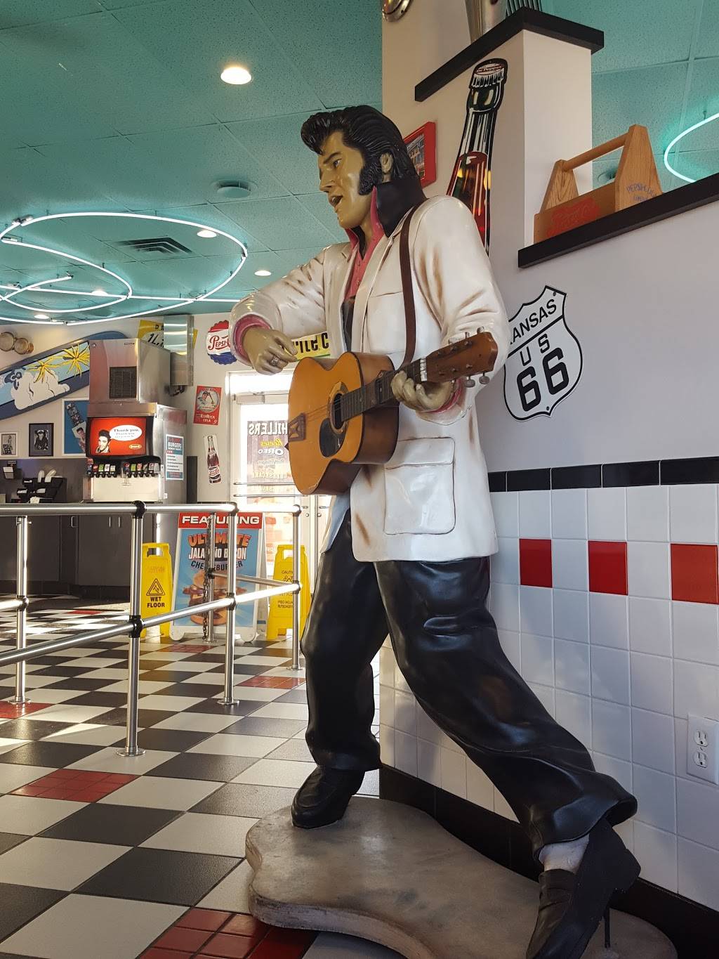 Spangles | restaurant | 120 E 4th Ave, Hutchinson, KS 67501, USA | 6206621600 OR +1 620-662-1600