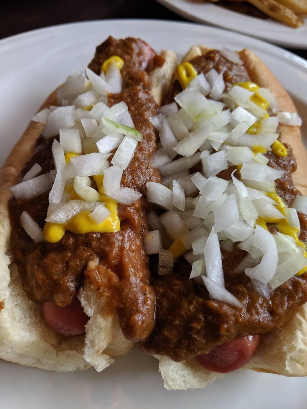 Detroits Finest Coney Island | restaurant | 25801 Jefferson Ave, St Clair Shores, MI 48081, USA | 5867774002 OR +1 586-777-4002