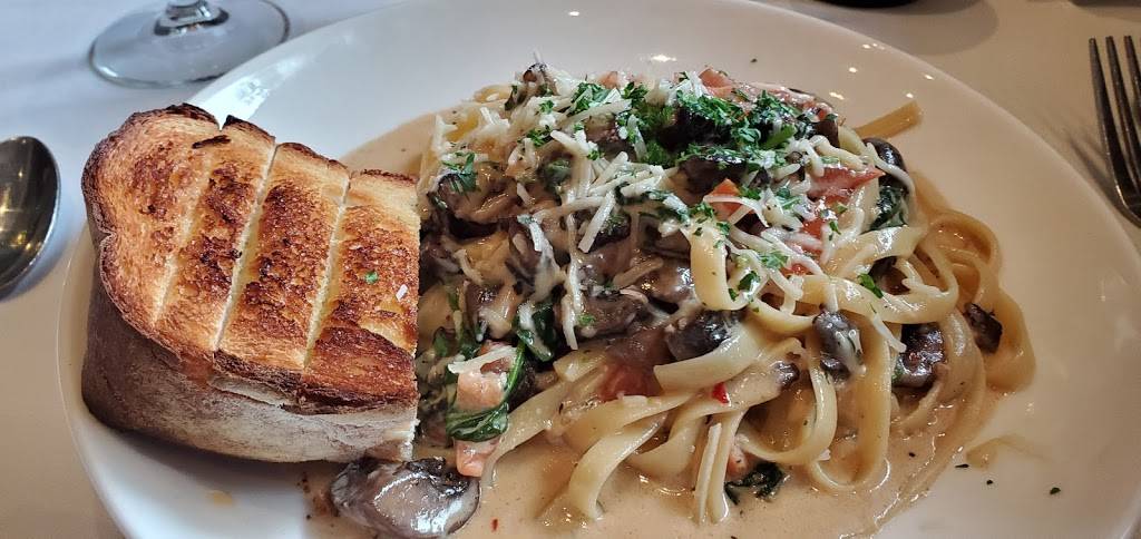 Kincaids Fish, Chop & Steak House | restaurant | 380 St Peter St, St Paul, MN 55102, USA | 6516029000 OR +1 651-602-9000