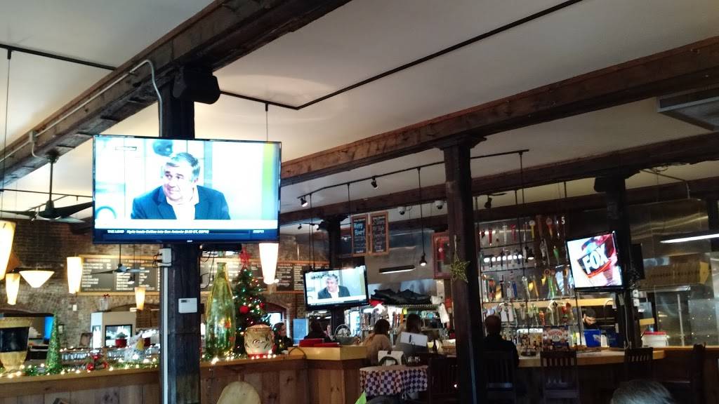 Ramuntos Brick Oven Pizza | restaurant | 71 Broad St, Claremont, NH 03743, USA | 6035429100 OR +1 603-542-9100