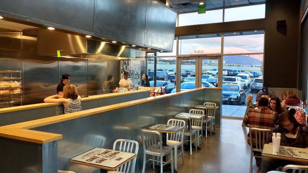 JDawgs | restaurant | 3750 N Thanksgiving Way B, Lehi, UT 84043, USA | 8013733294 OR +1 801-373-3294