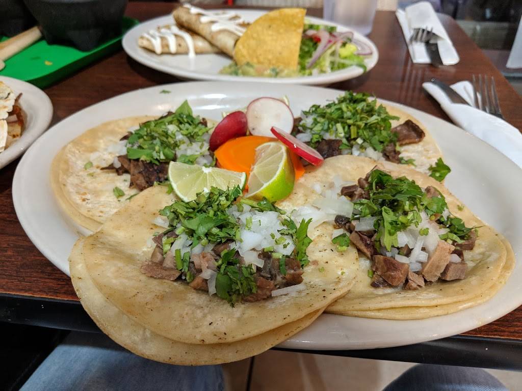 Los Molcajetes Mexican Restaurant | restaurant | 211 Liberty Square, Norwalk, CT 06855, USA | 2038319921 OR +1 203-831-9921