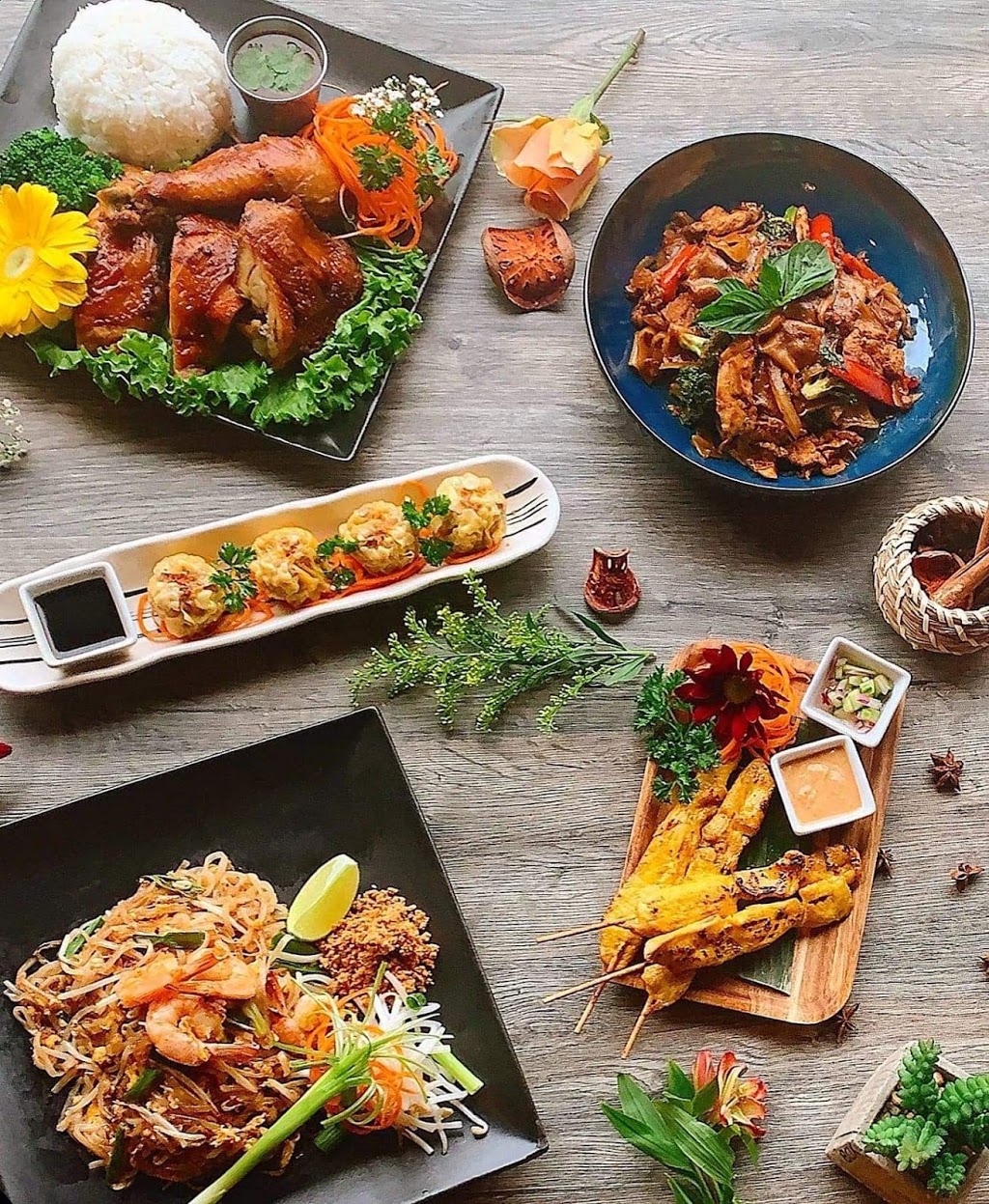 Thai@Main St | restaurant | 317 W Main St, Durham, NC 27701, USA | 9842197444 OR +1 984-219-7444