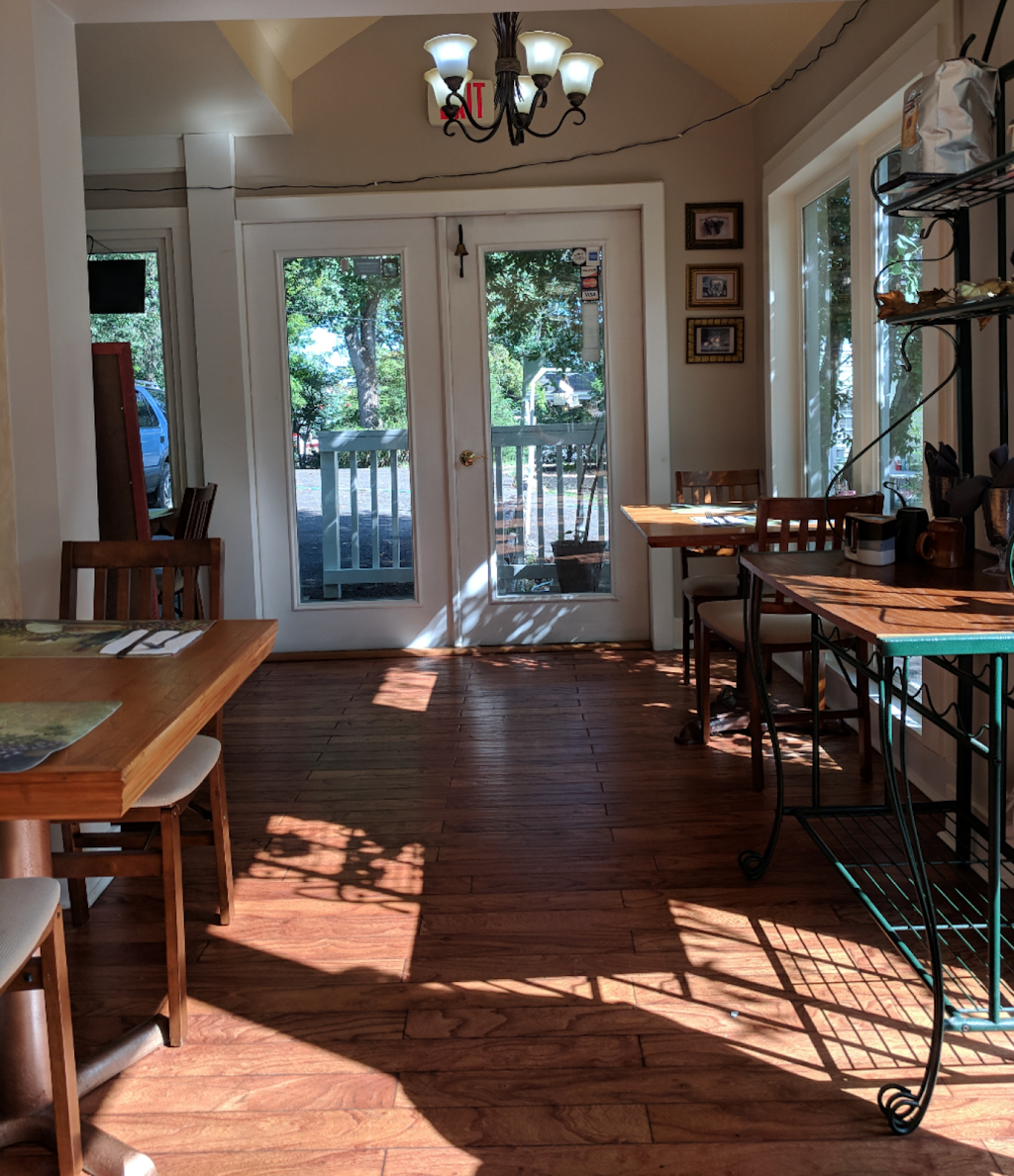 Le Bistro | restaurant | 253 Caroline St, Orange, VA 22960, USA | 5403604227 OR +1 540-360-4227