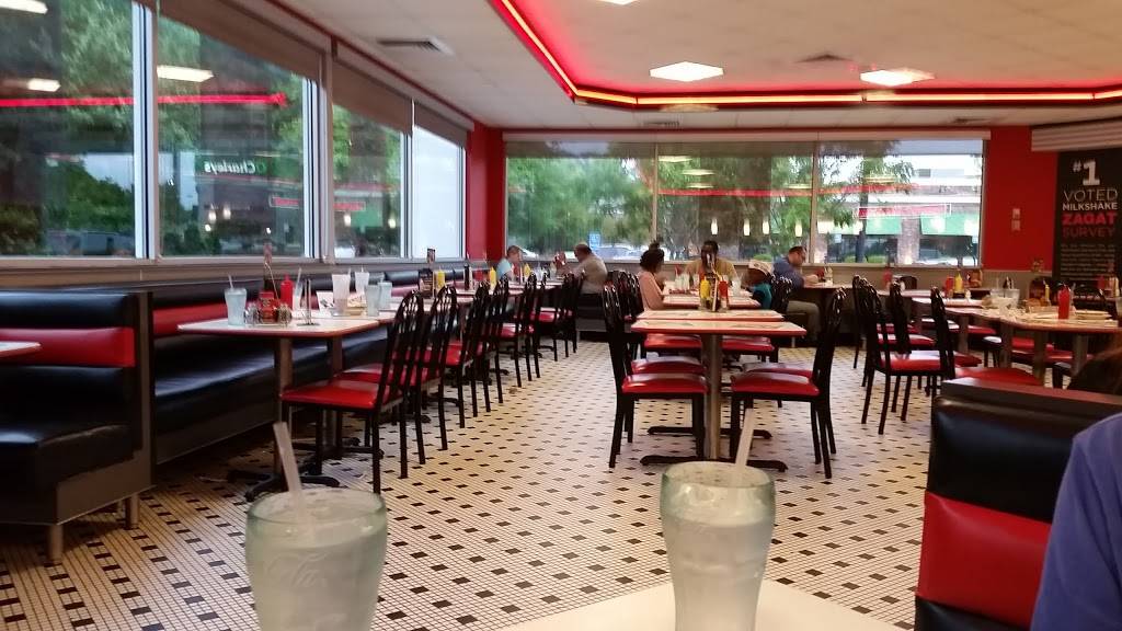 Steak n Shake | restaurant | 820 Lawrenceville-Suwanee Rd, Lawrenceville, GA 30043, USA | 7709621600 OR +1 770-962-1600
