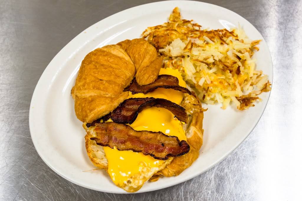 Maxfields Pancake House | restaurant | 2727 N Mayfair Rd, Wauwatosa, WI 53222, USA | 4144536000 OR +1 414-453-6000