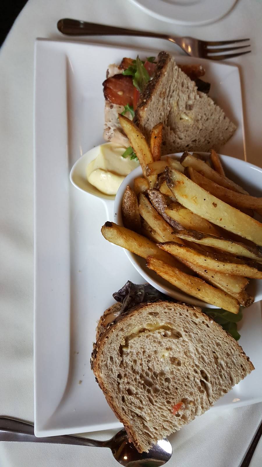 Envers Restaurant | restaurant | 42 Queen St, Morriston, ON N0B 2C0, Canada | 5198212852 OR +1 519-821-2852