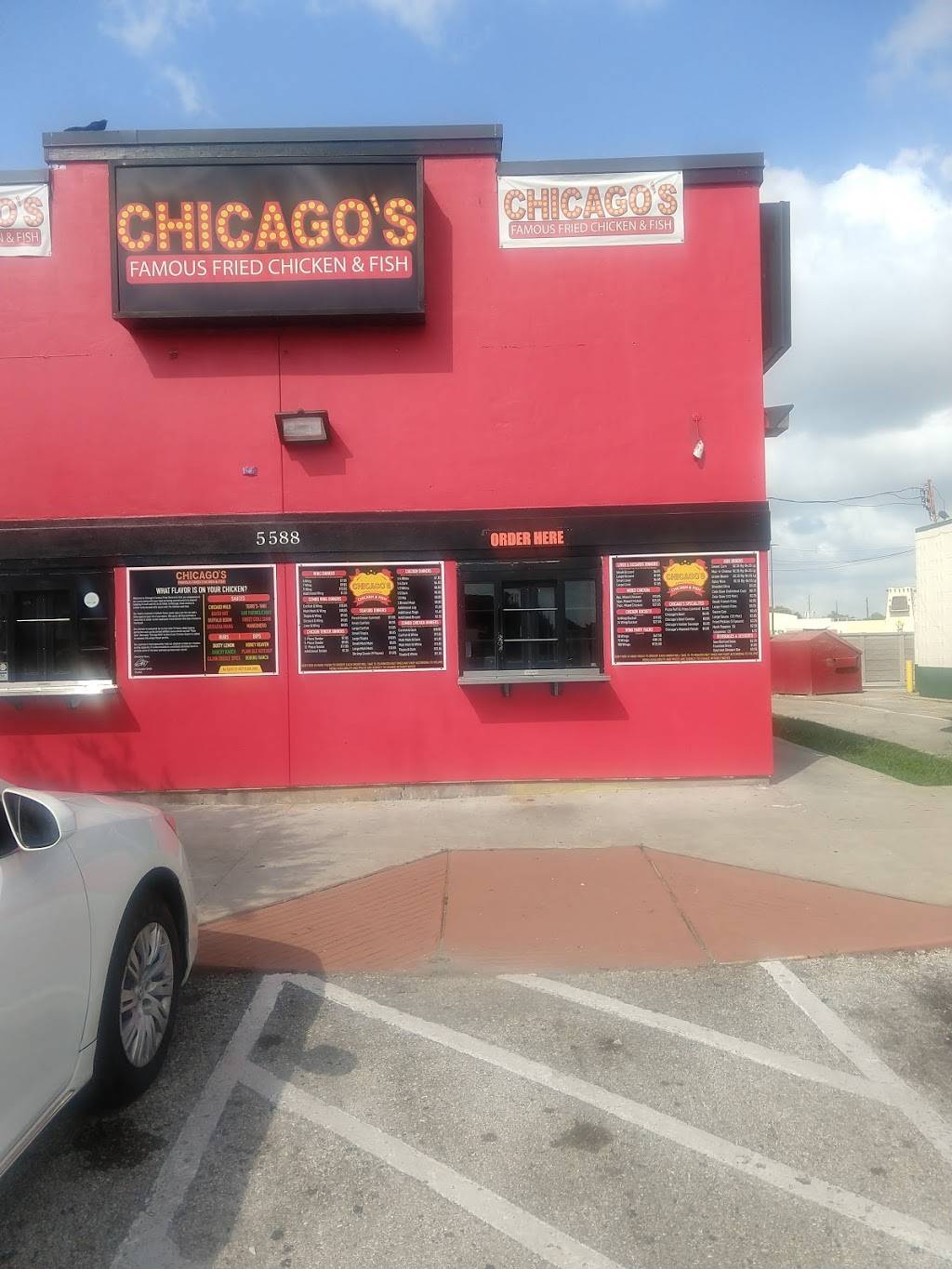 Chicagos Famous Fried Chicken & Fish | restaurant | 5588 North Fwy, Houston, TX 77076, USA | 8323892344 OR +1 832-389-2344