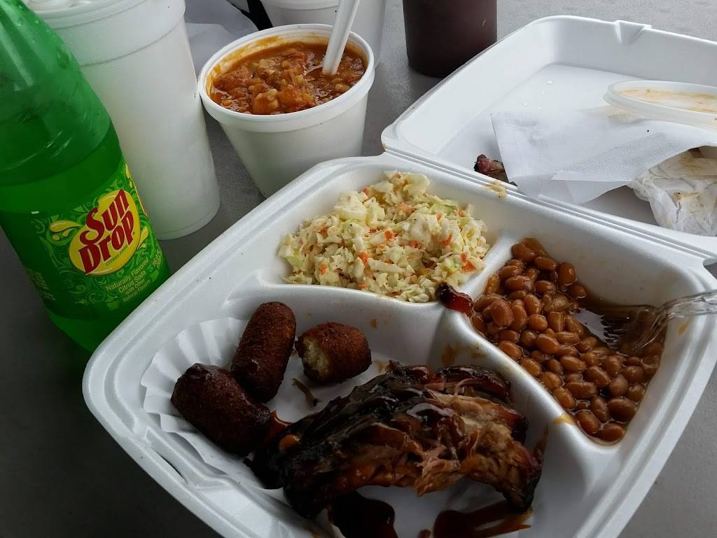 Porkys BBQ | restaurant | 23200-, 23240 Main St, Capron, VA 23829, USA | 4346583131 OR +1 434-658-3131