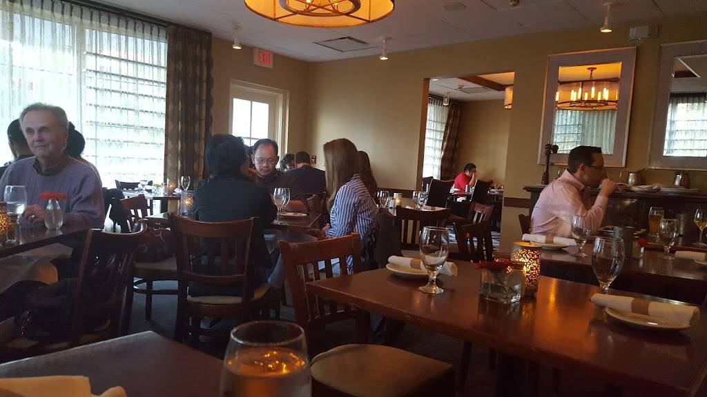 The Heights Restaurant and H Bar | restaurant | 903 Hanshaw Rd, Ithaca, NY 14850, USA | 6072574144 OR +1 607-257-4144