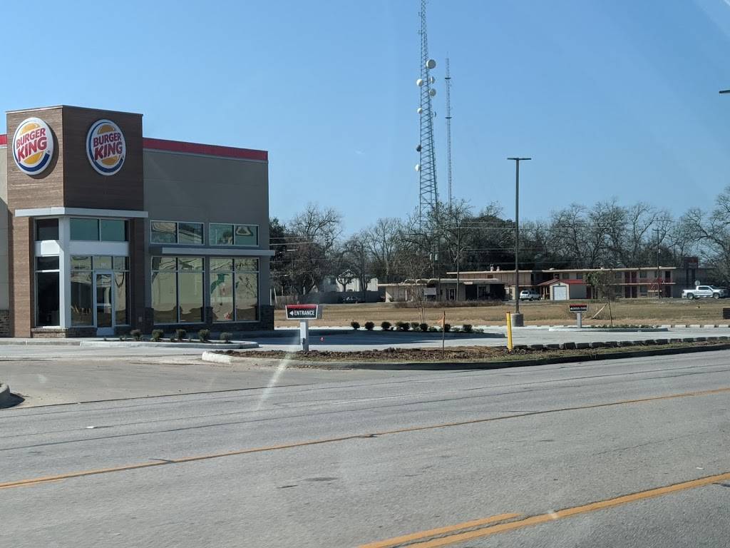 Burger King | restaurant | 123 W Boling Hwy, Wharton, TX 77488, USA | 9795318399 OR +1 979-531-8399