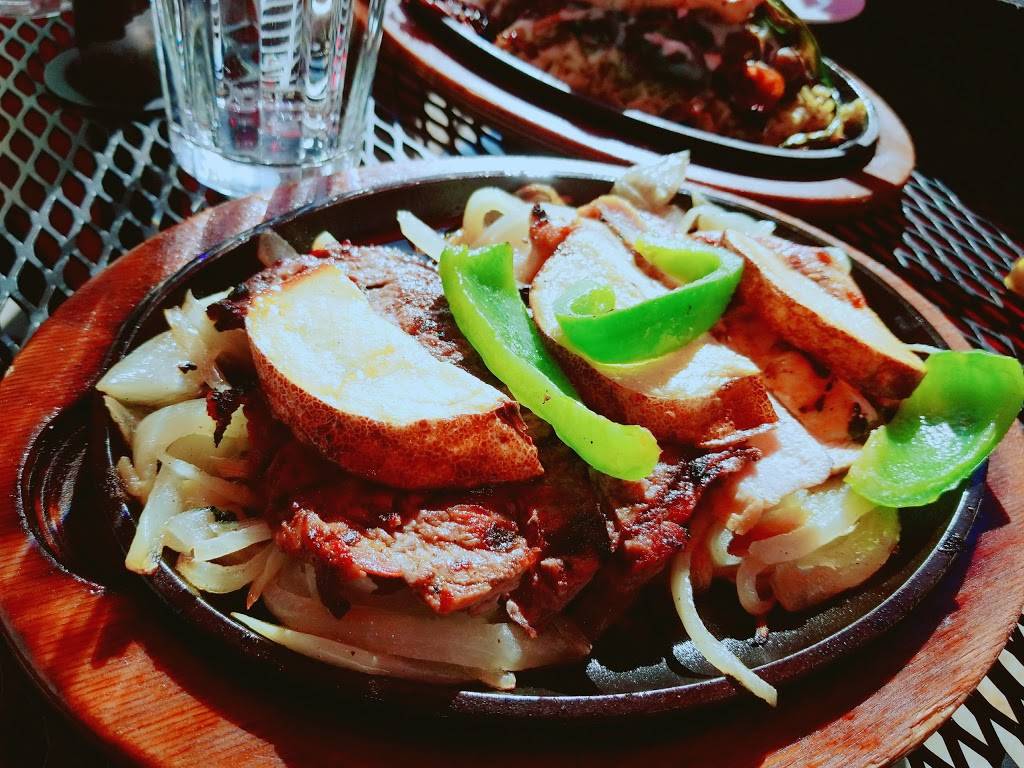 Mi Camino Restaurante | restaurant | 3830 W Northwest Hwy #300, Dallas, TX 75220, USA | 2148880055 OR +1 214-888-0055