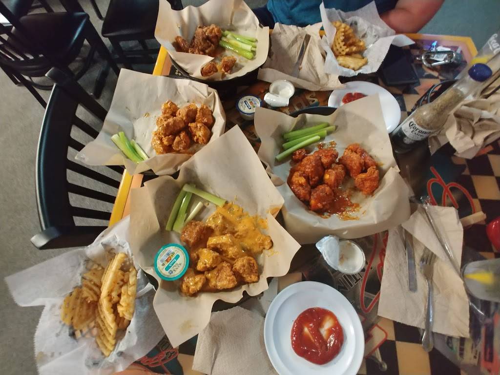 Dicks Wings And Grill Arlington | restaurant | 9119 Merrill Rd, Jacksonville, FL 32225, USA | 9047459301 OR +1 904-745-9301