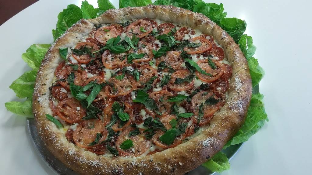 Castello Pizza | restaurant | 994 W Main St, Meriden, CT 06451, USA | 2034402100 OR +1 203-440-2100