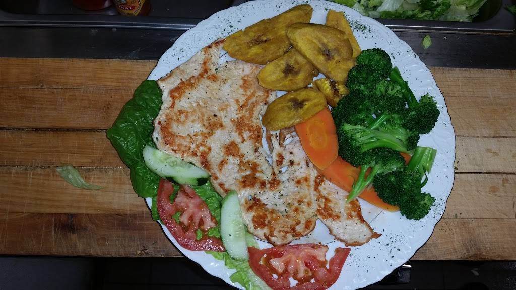 Mi Casa Dominican Restaurant and Bar | restaurant | 177 W Merrick Rd, Freeport, NY 11520, USA | 5164427111 OR +1 516-442-7111