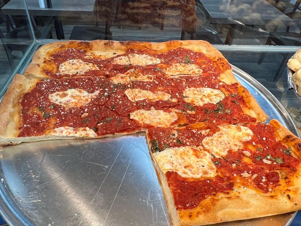 Pie’s On Pizzeria & Grill | restaurant | 4107 Oleander Dr, Wilmington, NC 28403, USA | 9107692011 OR +1 910-769-2011