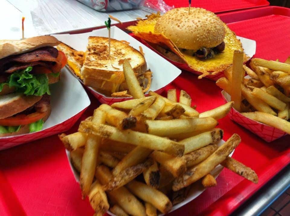 Squeeze Burger | restaurant | 106 N Sunrise Ave C1, Roseville, CA 95661, USA | 9167832874 OR +1 916-783-2874