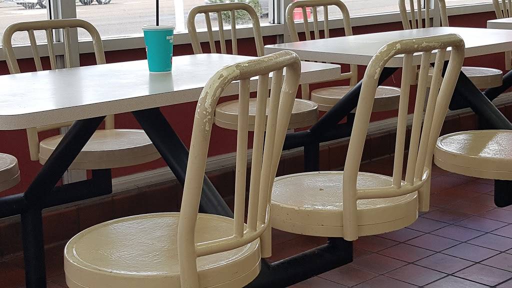 Krystal | meal takeaway | 1377 Union Ave, Memphis, TN 38104, USA | 9017261381 OR +1 901-726-1381