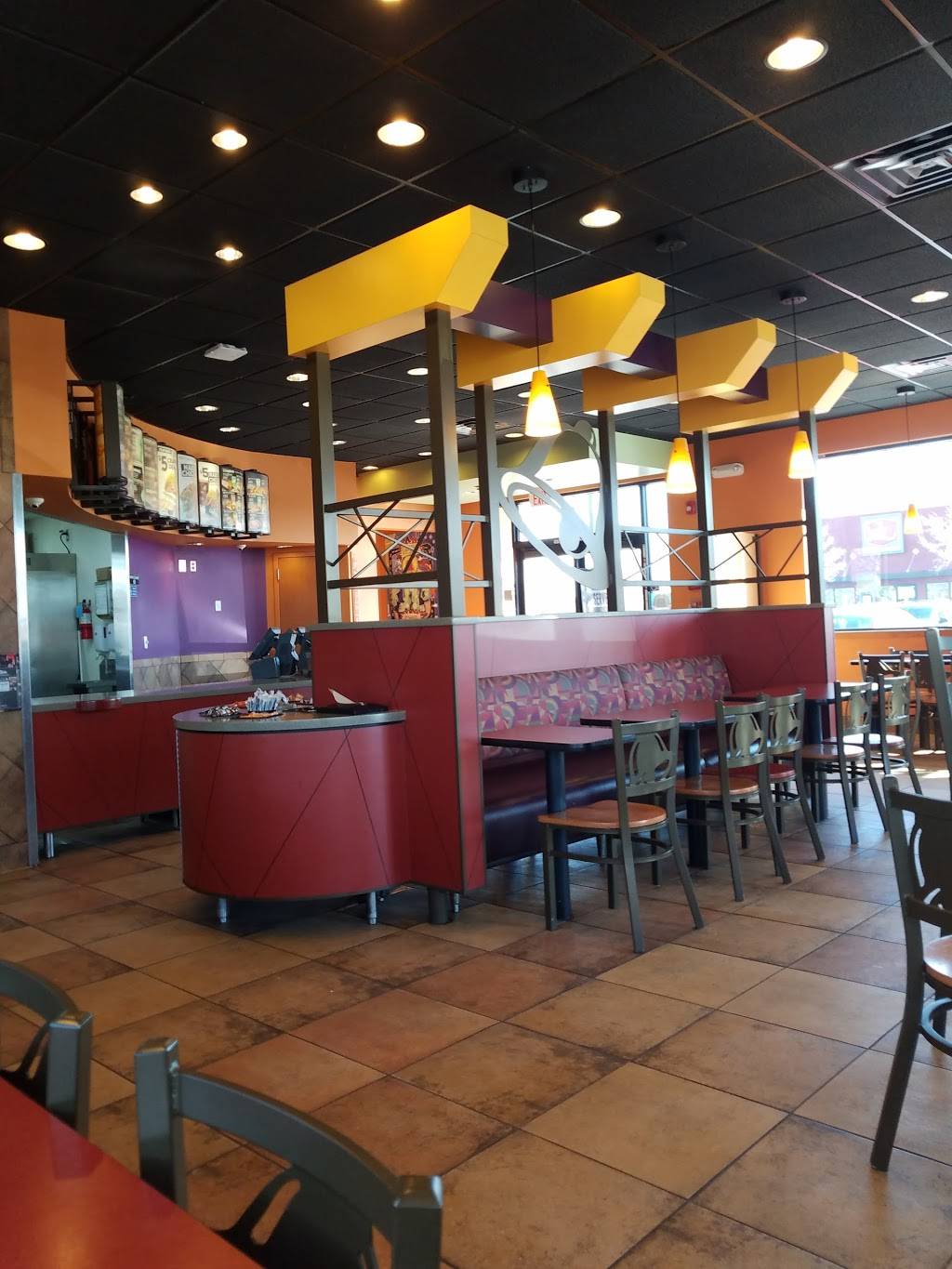 Taco Bell | meal takeaway | 139 S Oswell St, Bakersfield, CA 93307, USA | 6613637455 OR +1 661-363-7455