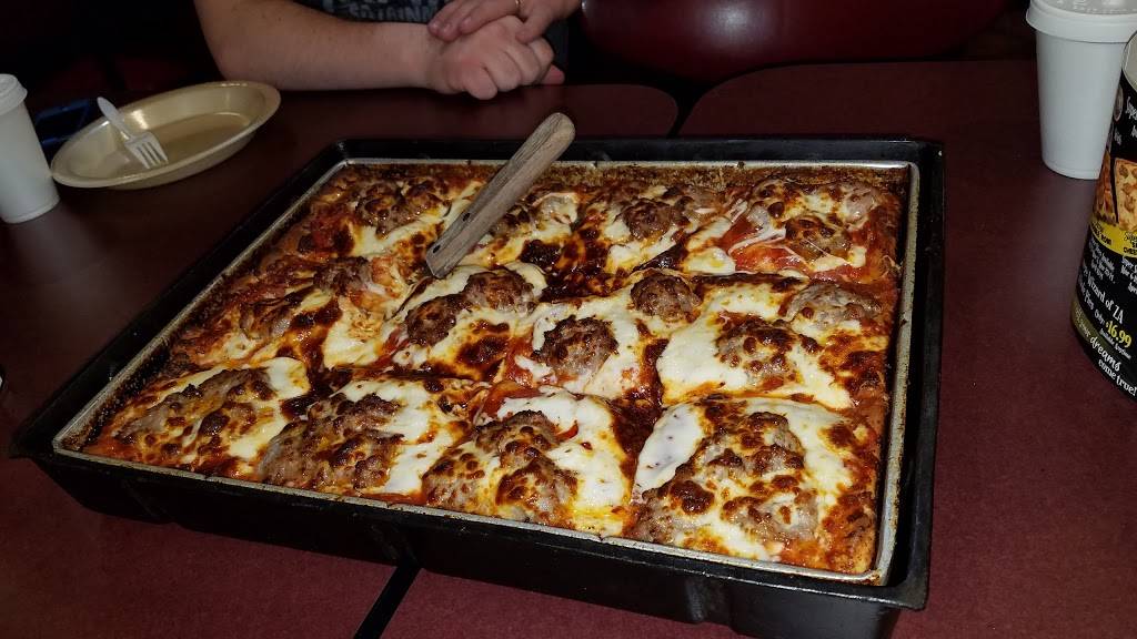 Rocky Rococo Pizza and Pasta | restaurant | 11319 W Bluemound Rd, Wauwatosa, WI 53226, USA | 4147714222 OR +1 414-771-4222