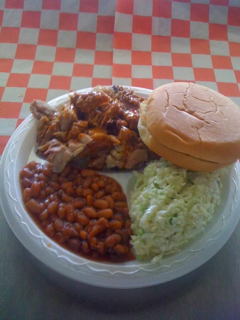 Little Pigs Bar-B-Q Catering & Restaurant of Mauldin | restaurant | 109 S Main St, Mauldin, SC 29662, USA | 8642886615 OR +1 864-288-6615