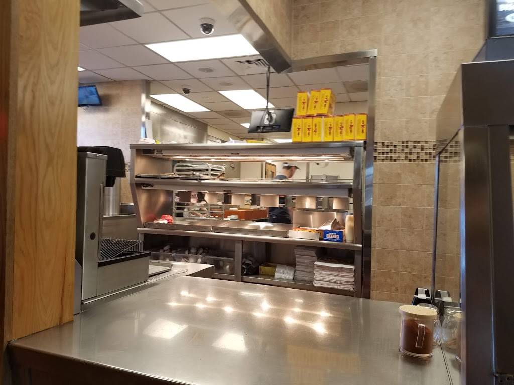 Bojangles Famous Chicken n Biscuits | restaurant | 149 Market St, Sanford, NC 27332, USA | 9197765168 OR +1 919-776-5168