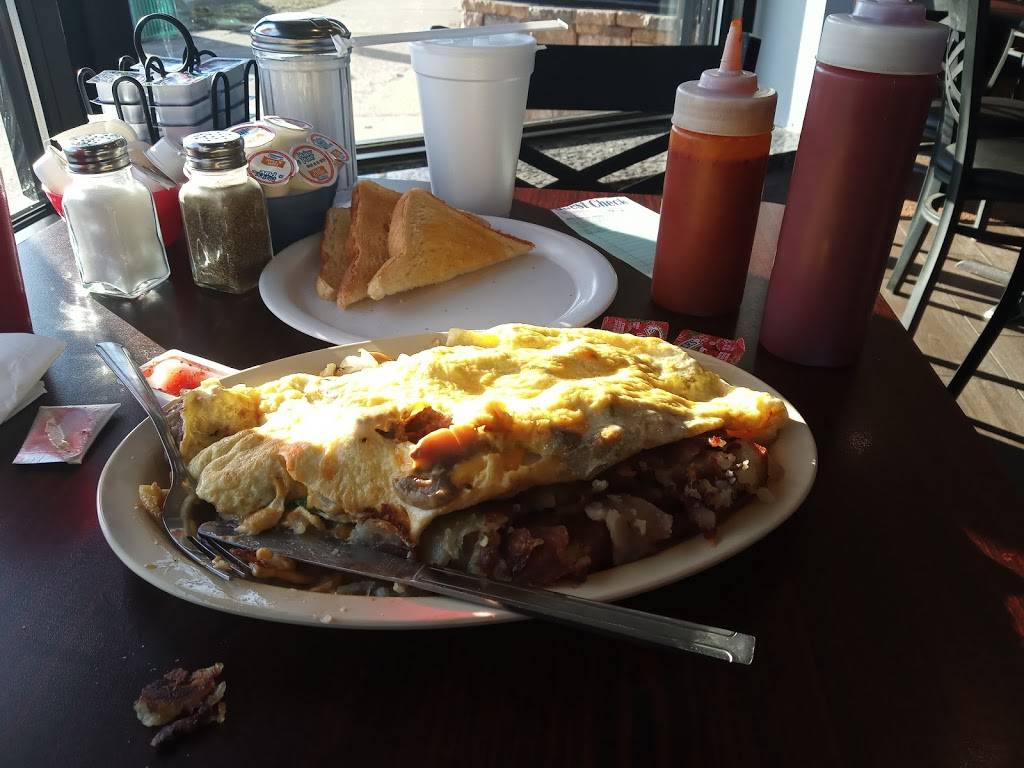 Angelos family dining | restaurant | 1832 Biddle Ave, Wyandotte, MI 48192, USA | 7342817807 OR +1 734-281-7807