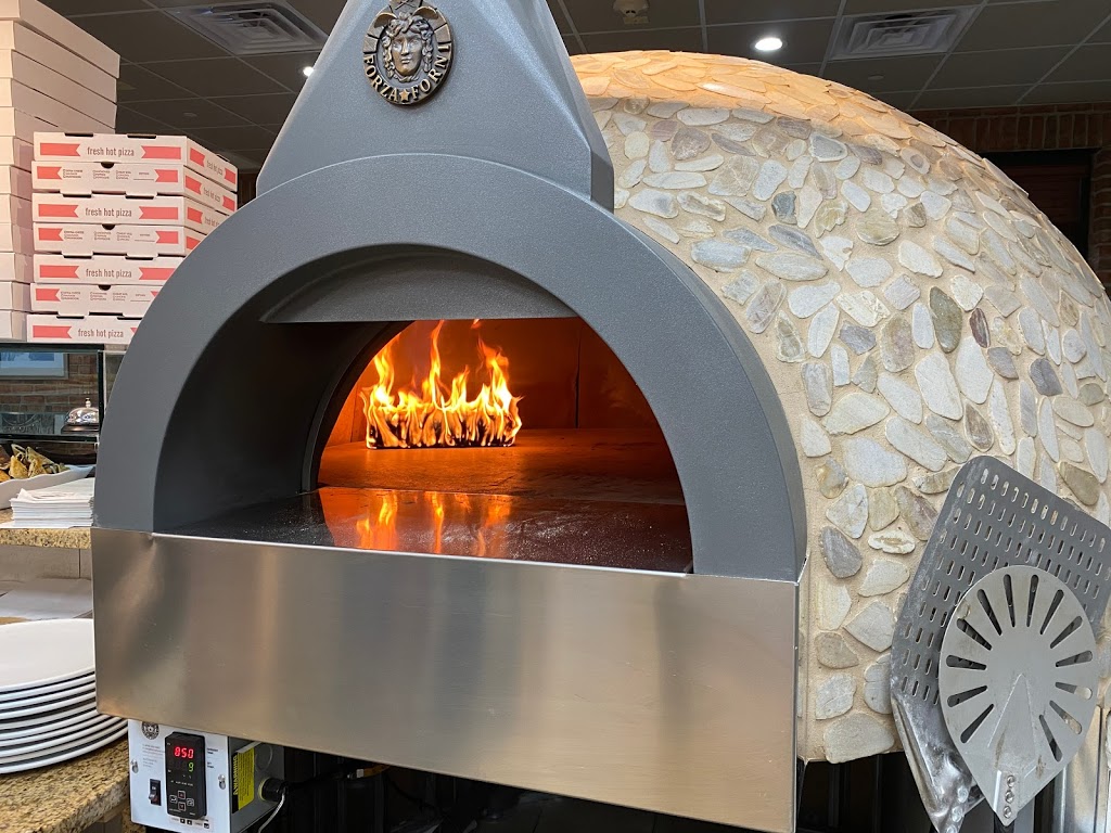 Lorenzos Pizzeria & Restaurant | restaurant | 21 Cedar Swamp Rd, Glen Cove, NY 11542, USA | 5168014000 OR +1 516-801-4000