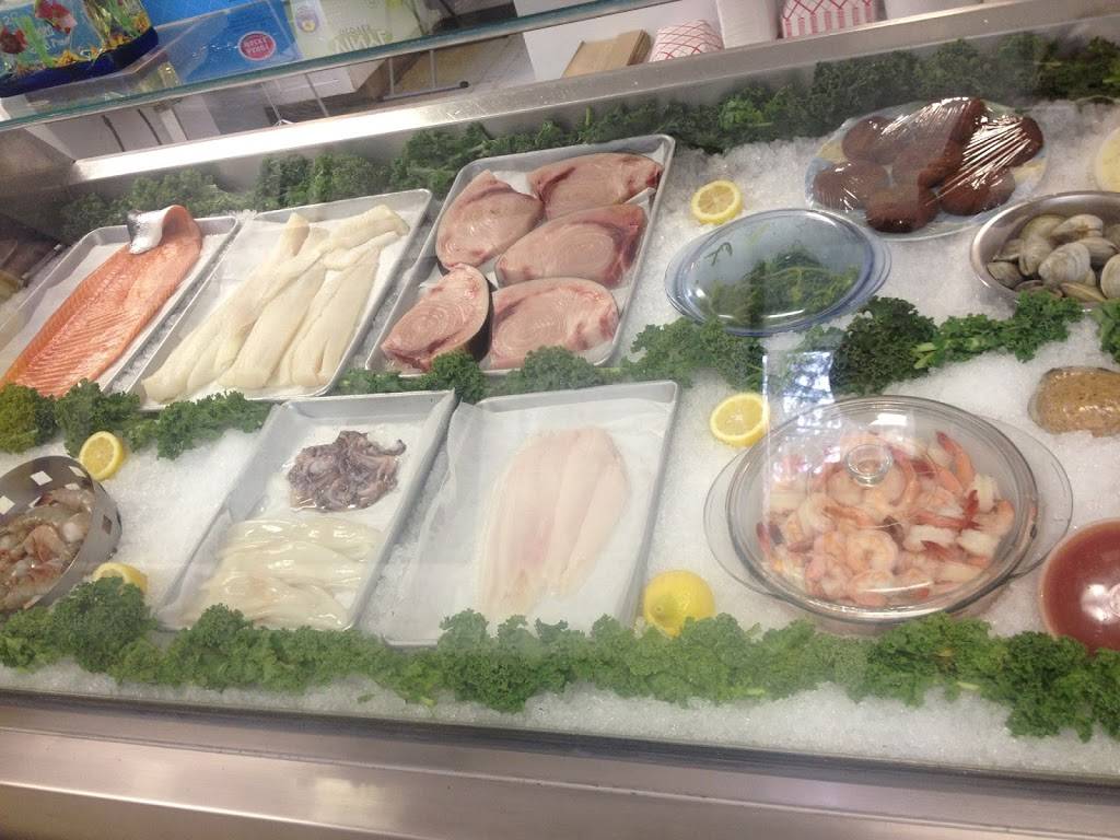 West Shore Seafood | restaurant | 449 Bantam Lake Rd, Morris, CT 06763, USA | 8605678000 OR +1 860-567-8000