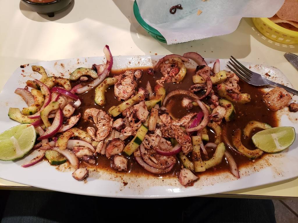 Mariscos El Sinaloense | restaurant | 541 Benicia Rd, Vallejo, CA 94590, USA | 7076522515 OR +1 707-652-2515