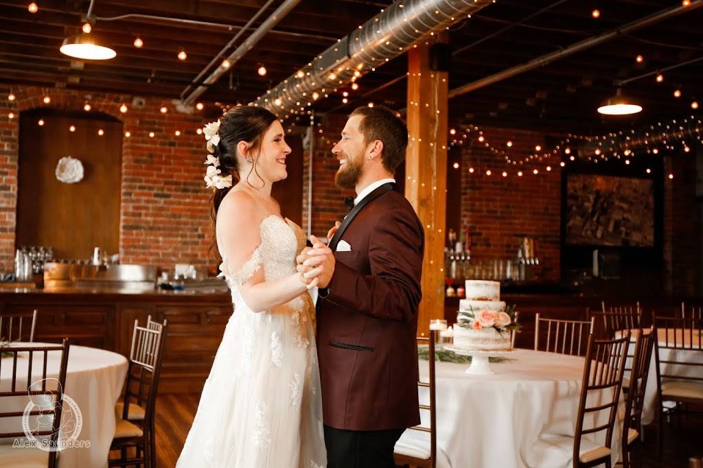 The Iowa Taproom | restaurant | 215 E 3rd St #100, Des Moines, IA 50309, USA | 5152430827 OR +1 515-243-0827