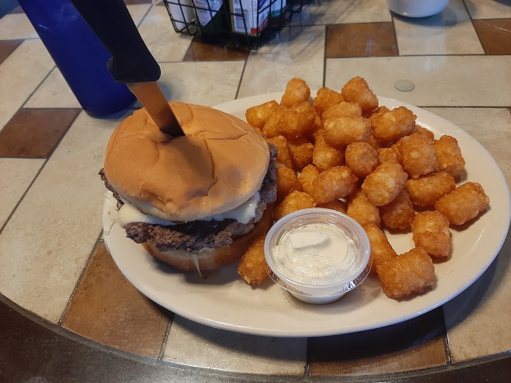 Cadillac Jacks Saloon & Grill | night club | 1703 SW Emigrant Ave, Pendleton, OR 97801, USA | 5412769422 OR +1 541-276-9422