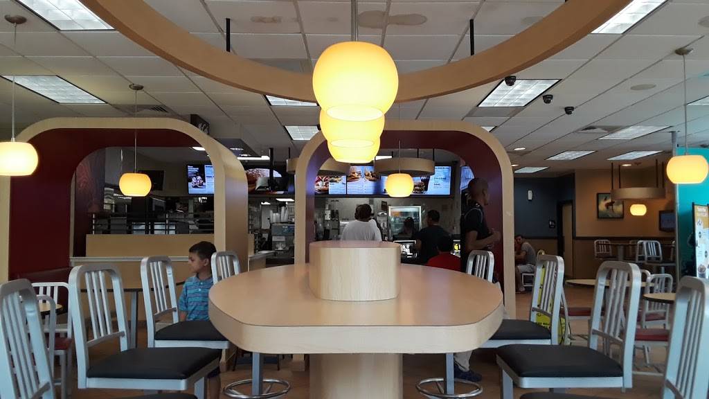 McDonalds | cafe | 4830 N Federal Hwy, Lighthouse Point, FL 33064, USA | 9544278141 OR +1 954-427-8141