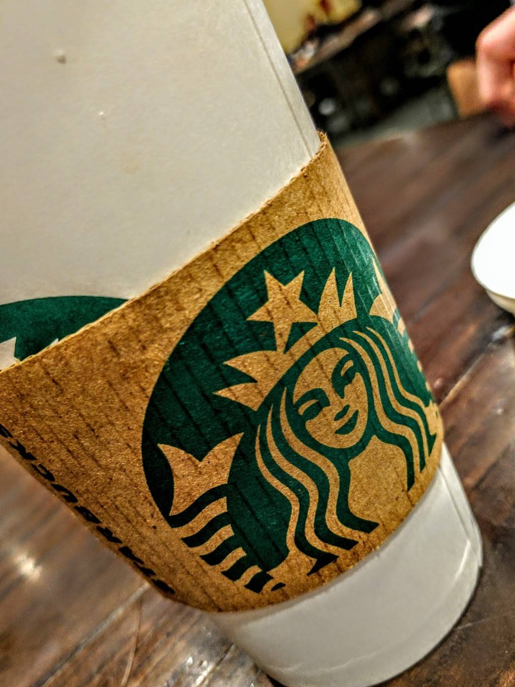 Starbucks | cafe | 305 Indian Lake Blvd #100, Hendersonville, TN 37075, USA | 6158223436 OR +1 615-822-3436