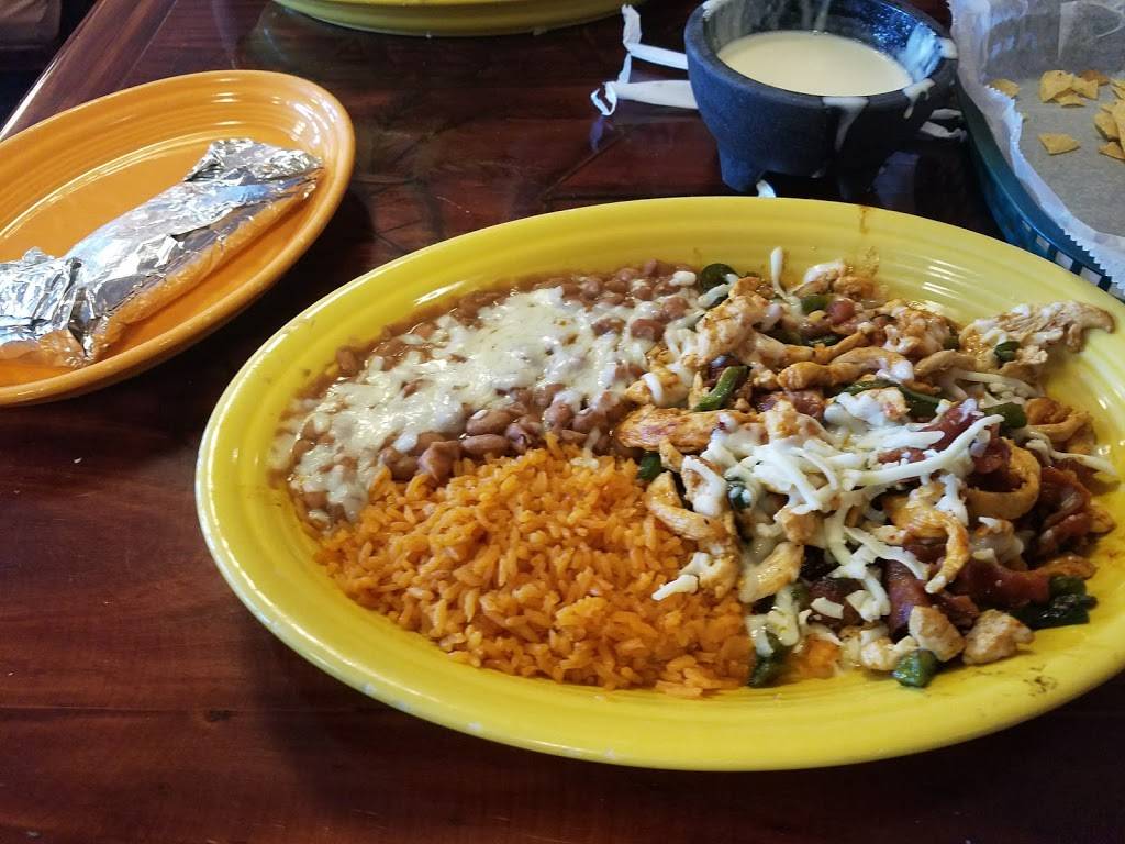 Casa del Mar Mexican Restaurant bar | restaurant | 3725 S Cleveland Massillon Rd, Barberton, OH 44203, USA | 3308256000 OR +1 330-825-6000