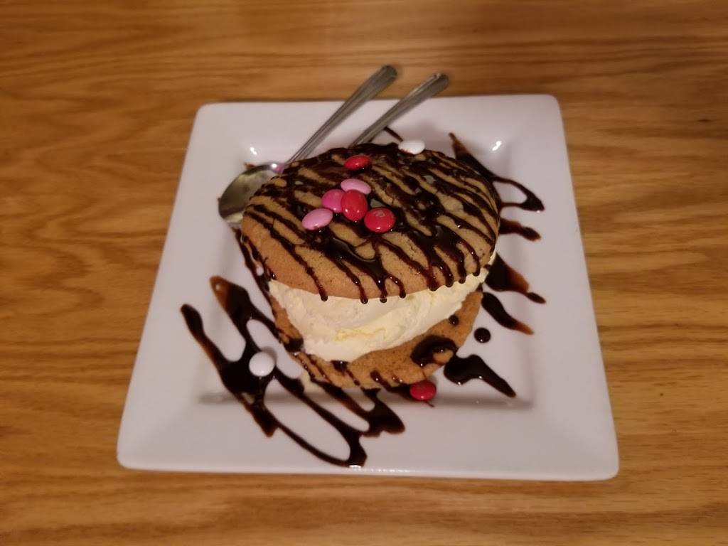 Sunset Bistro | restaurant | 1220 W Wooster St A, Bowling Green, OH 43402, USA | 4193539378 OR +1 419-353-9378