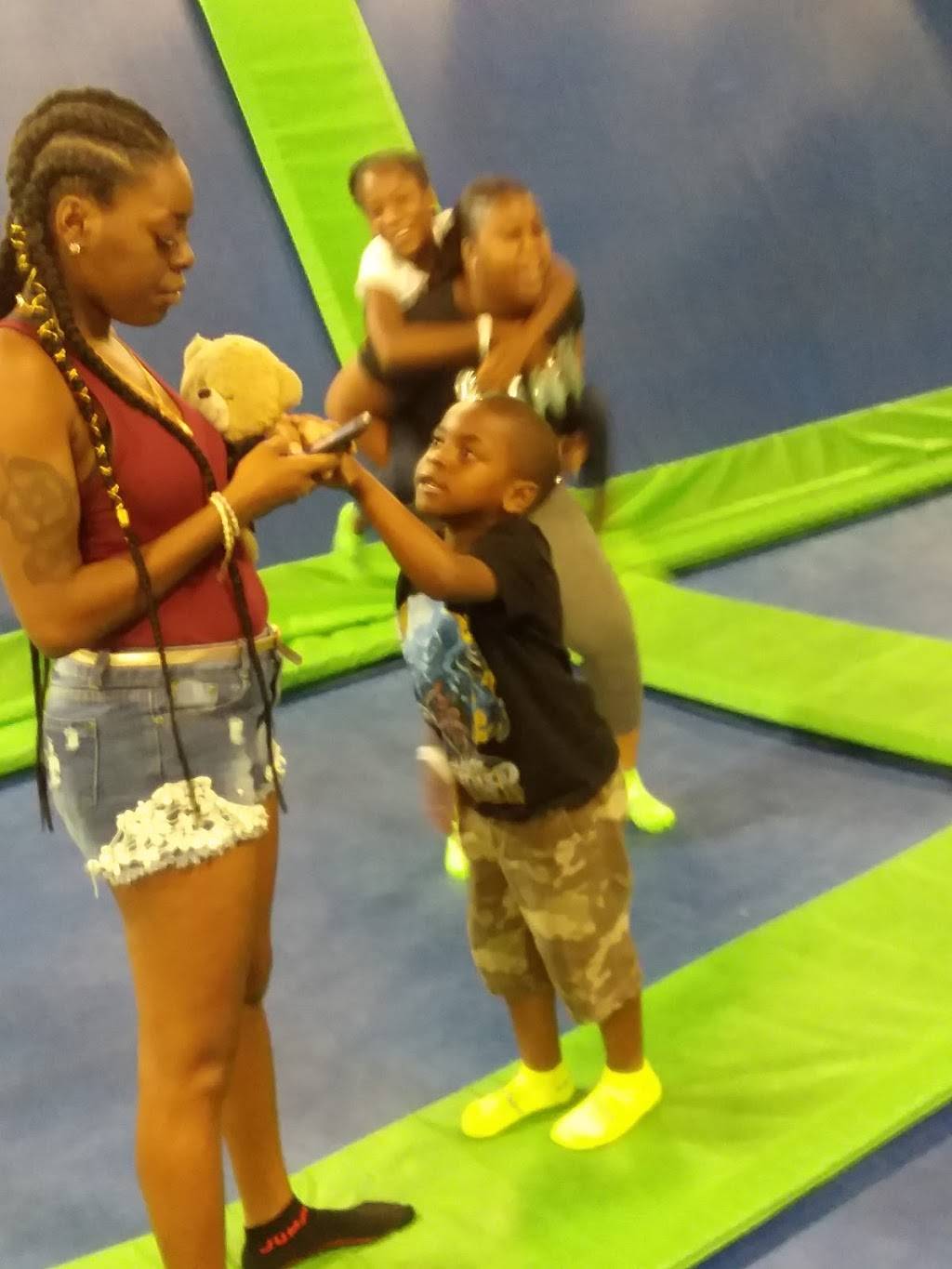 AirHeads Adventure Arena Orlando | restaurant | 33 W Pineloch Ave, Orlando, FL 32806, USA | 4074776753 OR +1 407-477-6753