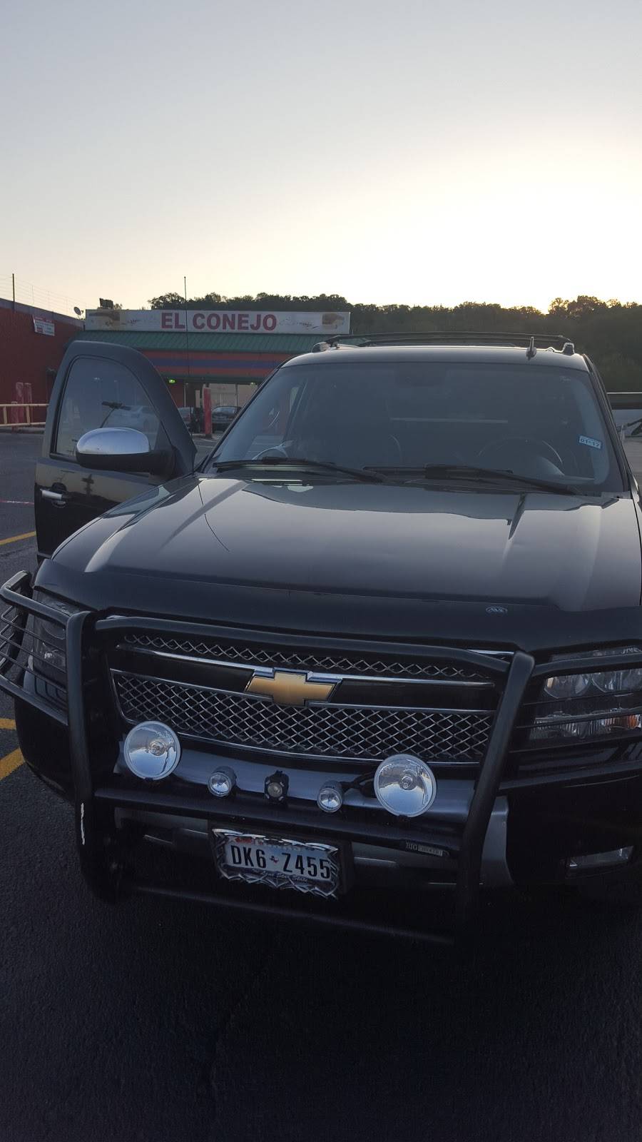 Churchs Chicken | restaurant | 820 S Walton Walker Blvd, Dallas, TX 75211, USA | 2143313544 OR +1 214-331-3544