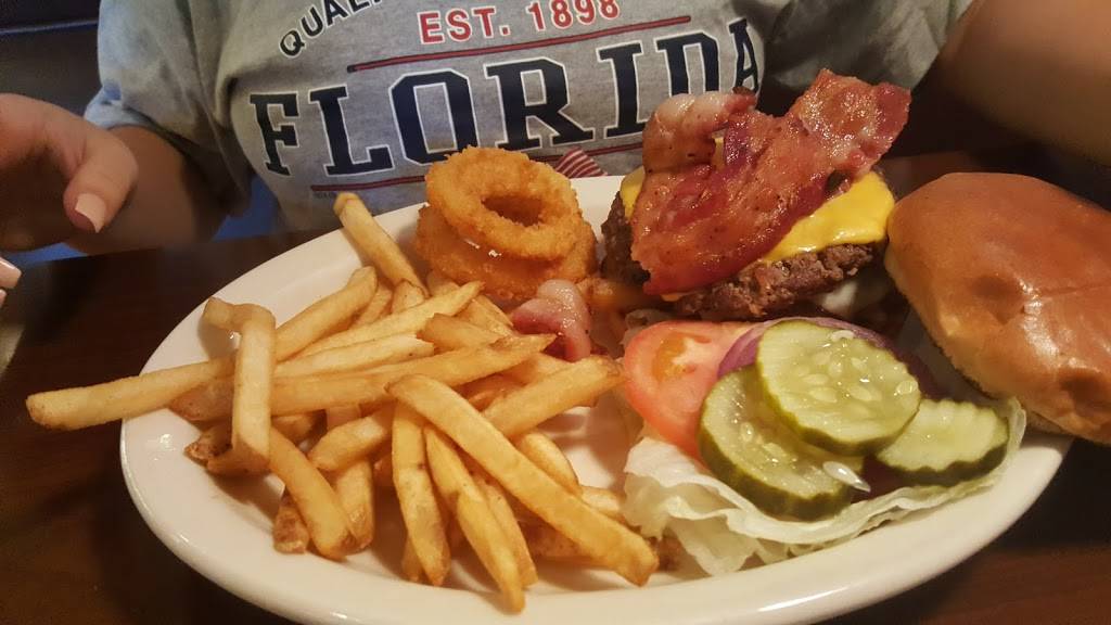 Village Inn | bakery | 6275 Westwood Blvd, Orlando, FL 32821, USA | 4073521997 OR +1 407-352-1997